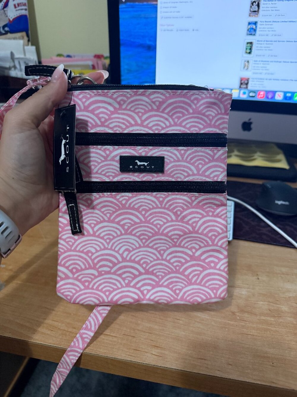 SCOUT Bags RFID Crossbody – Pink Scallop Wave Print – NWT